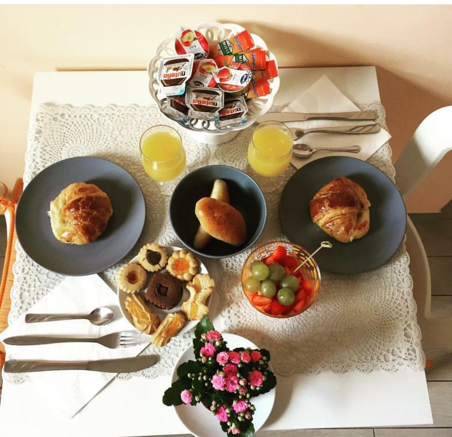 ローマ メルラｰナ スイート 2 Bed & Breakfast エクステリア 写真